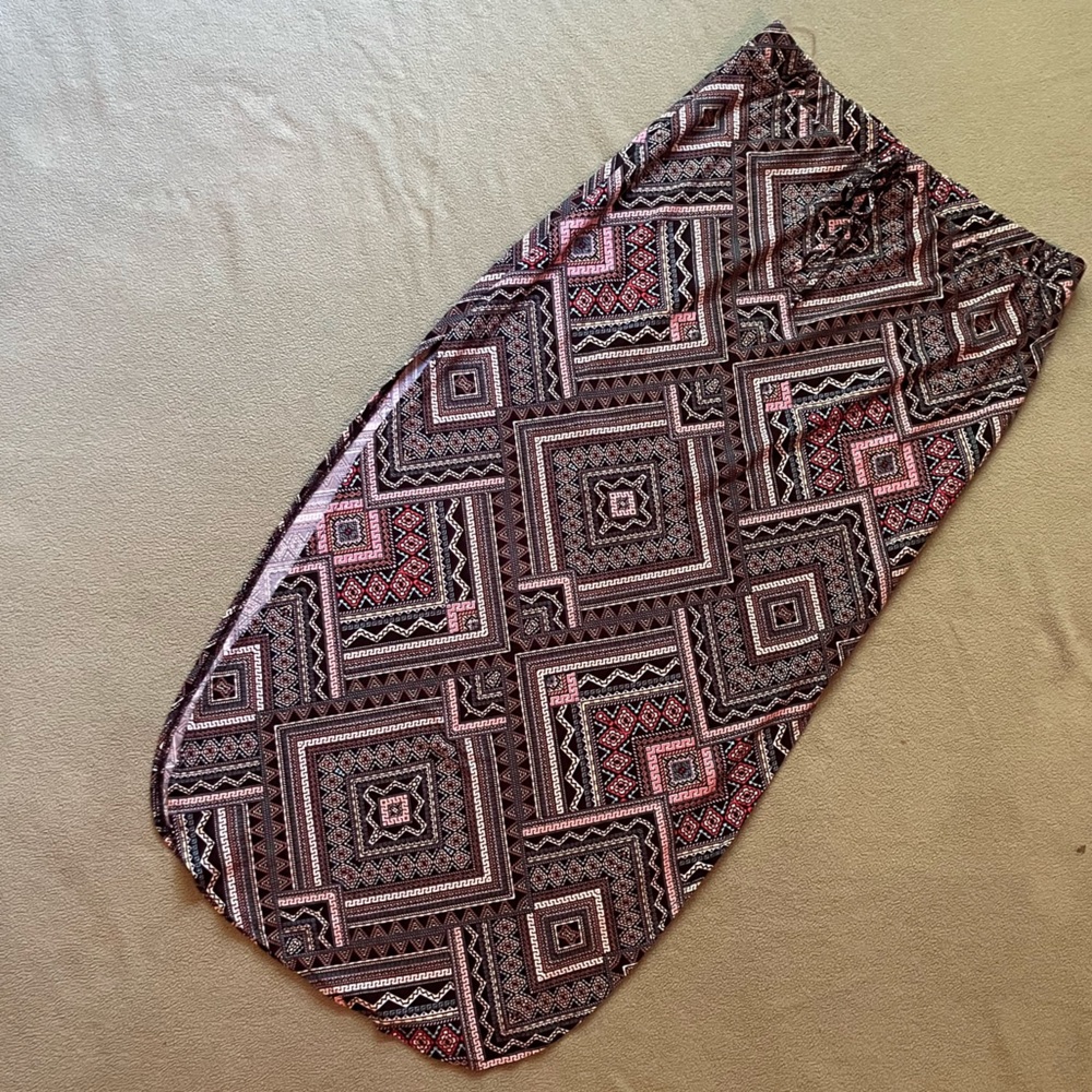 Patterned Maxi skirt - Picture 2 of 6